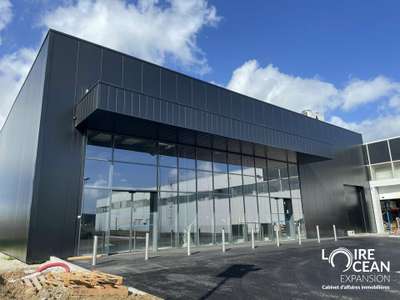 A louer cellule commerciale 1000m² à Cholet Nord
