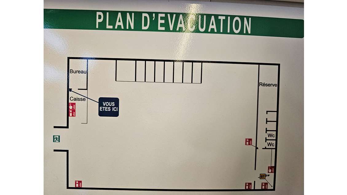 Local 496m² sur axe fréquenté empl N°1 de Cholet