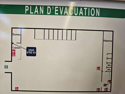 Local 496m² sur axe fréquenté empl N°1 de Cholet