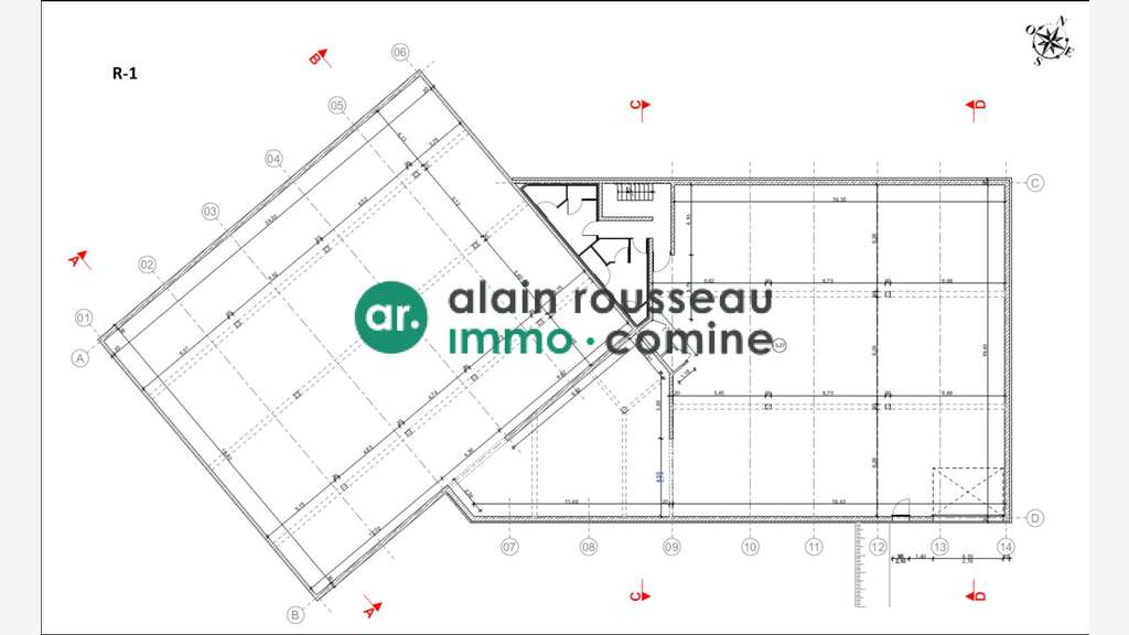 Local commercial 1725m² à louer à Cholet 