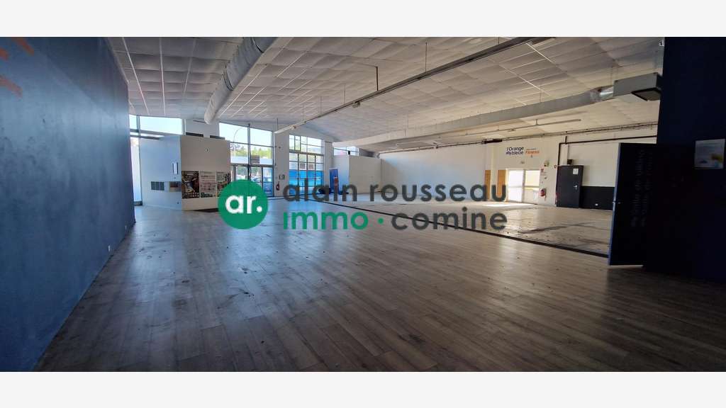 LOCAL COMMERCIAL A LOUER