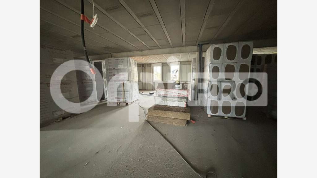 A louer local 307m² axe très passant à Clairoix