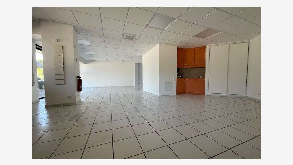Locaux commerciaux 90m² à louer à Clapiers