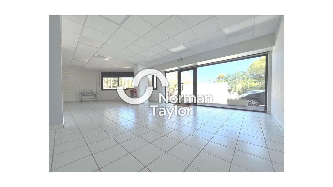 Locaux commerciaux 90m² à louer à Clapiers 