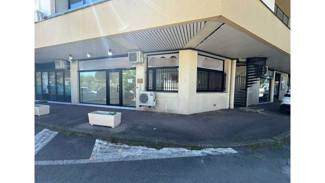 Local commercial de 90m² à louer à Clapiers