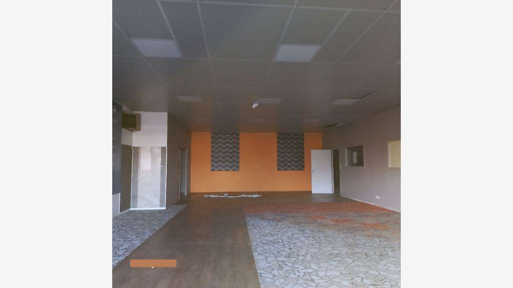 A louer local professionnel 450m² Clermont-Ferrand