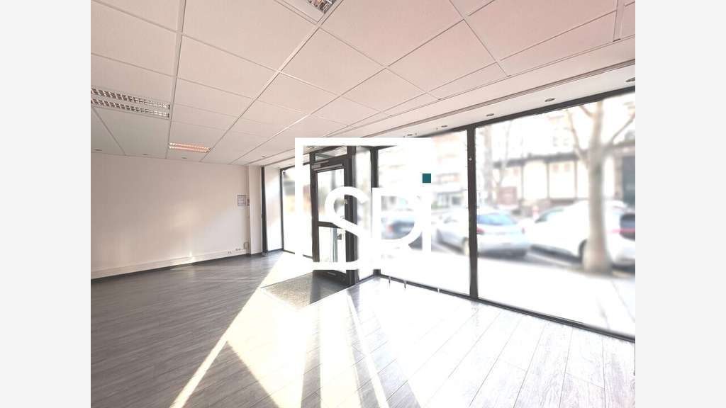 Local commercial 94m² à louer à Clermont Ferrand