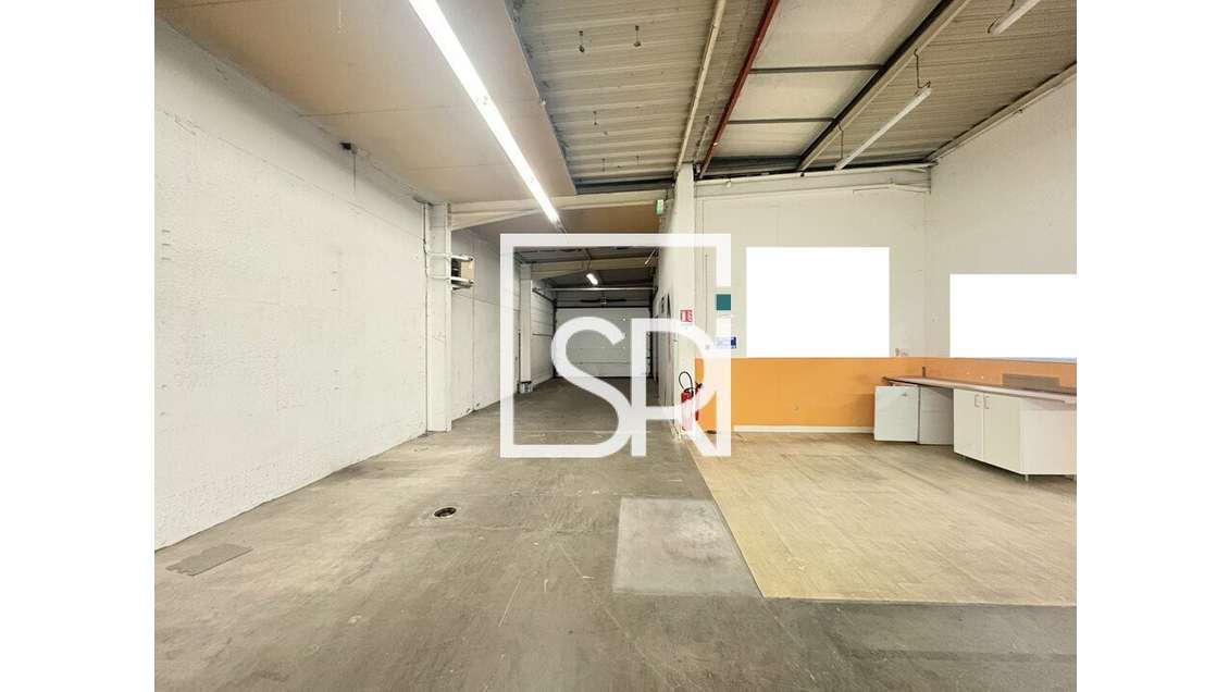 Local commercial 460m² à louer à Clermont Ferrand