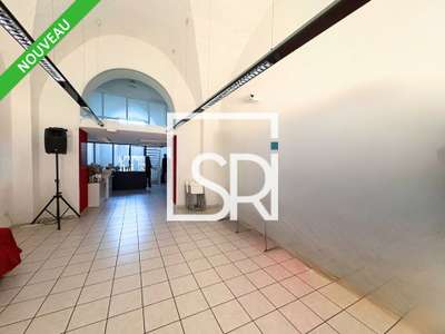A louer local commercial 164m² centre Clermont-Fd