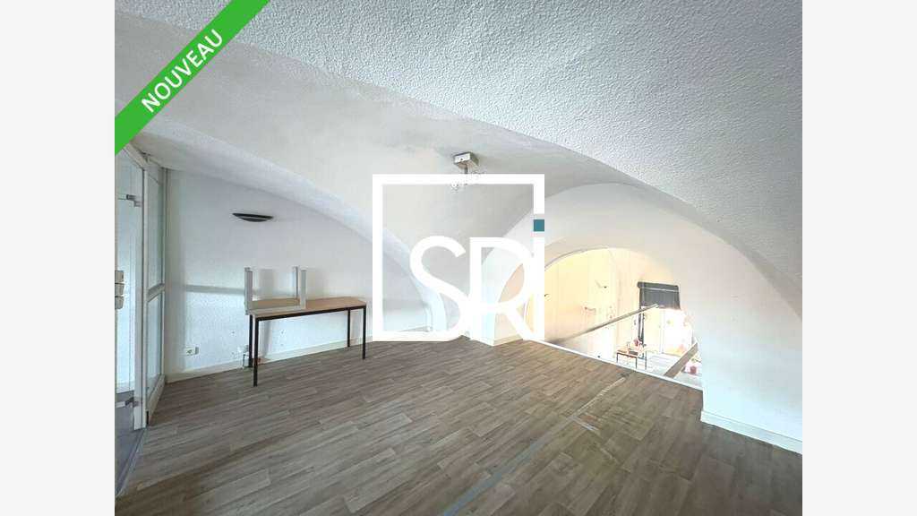 A louer local commercial 164m² centre Clermont-Fd