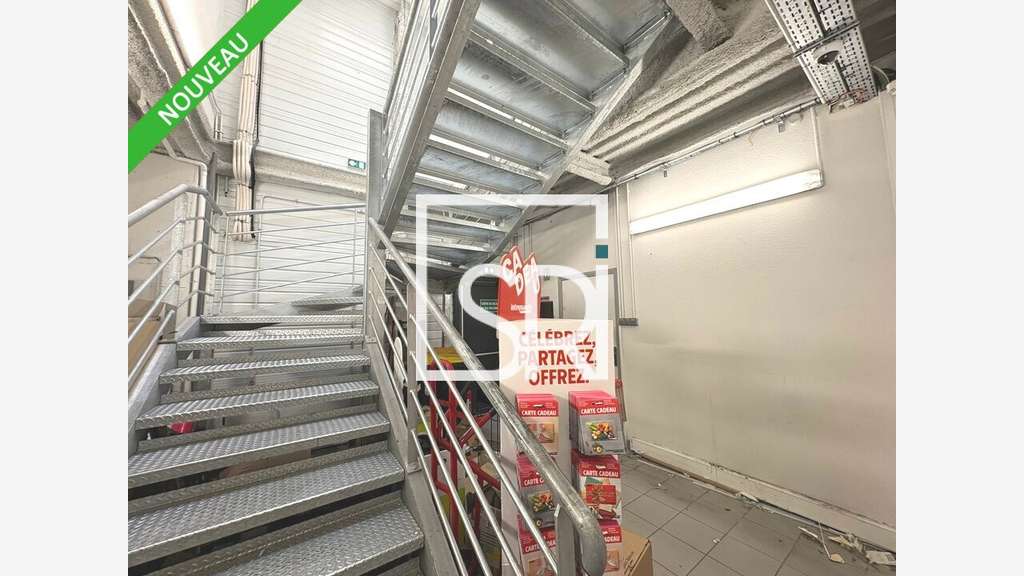 Local commercial 1380m² à louer Clermont Ferrand