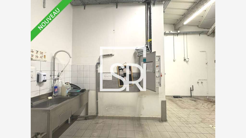 Local commercial 1380m² à louer Clermont Ferrand
