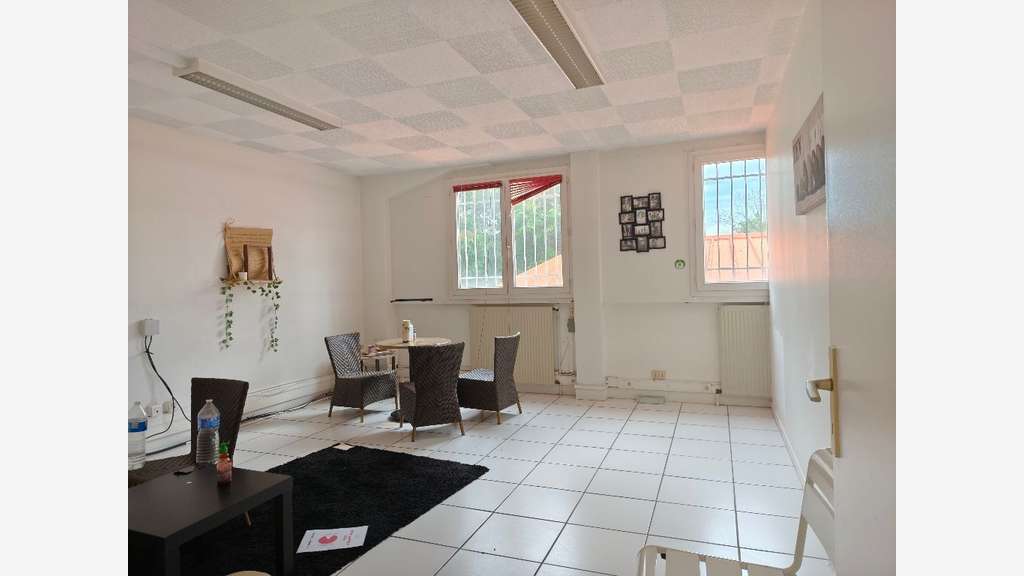 A louer local de 350m² à Clermont-Ferrand Pardieu
