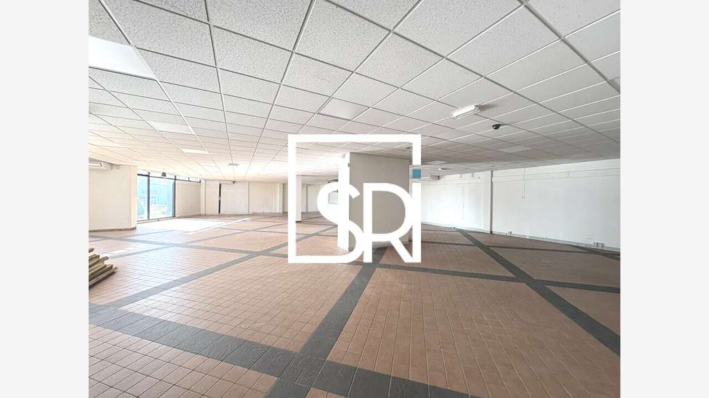 Local commercial 374m² à louer à Clermont-Ferrand
