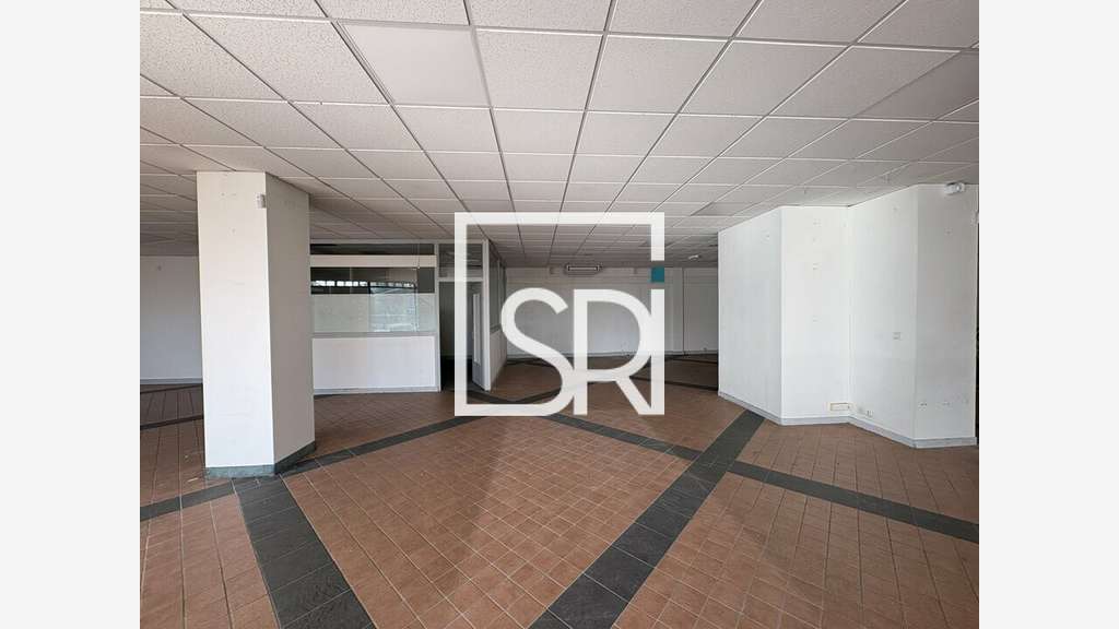 Local commercial 374m² à louer à Clermont-Ferrand