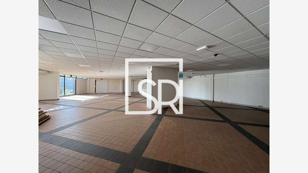 Local commercial 374m² à louer à Clermont-Ferrand