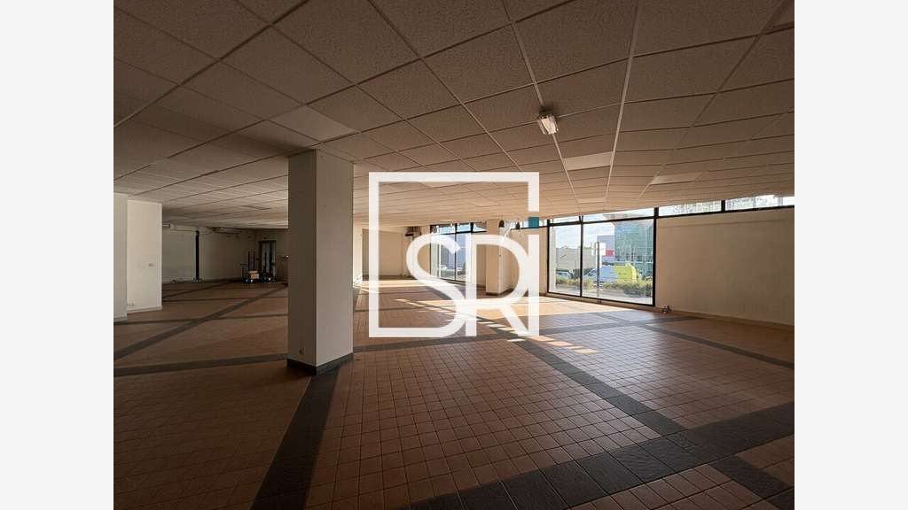 Local commercial 374m² à louer à Clermont-Ferrand