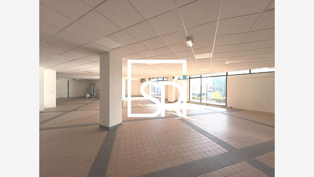 Local commercial 374m² à louer à Clermont-Ferrand