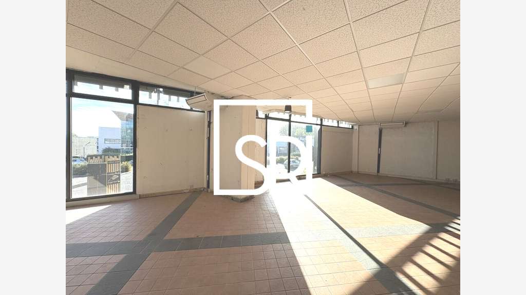 Local commercial 374m² à louer à Clermont-Ferrand