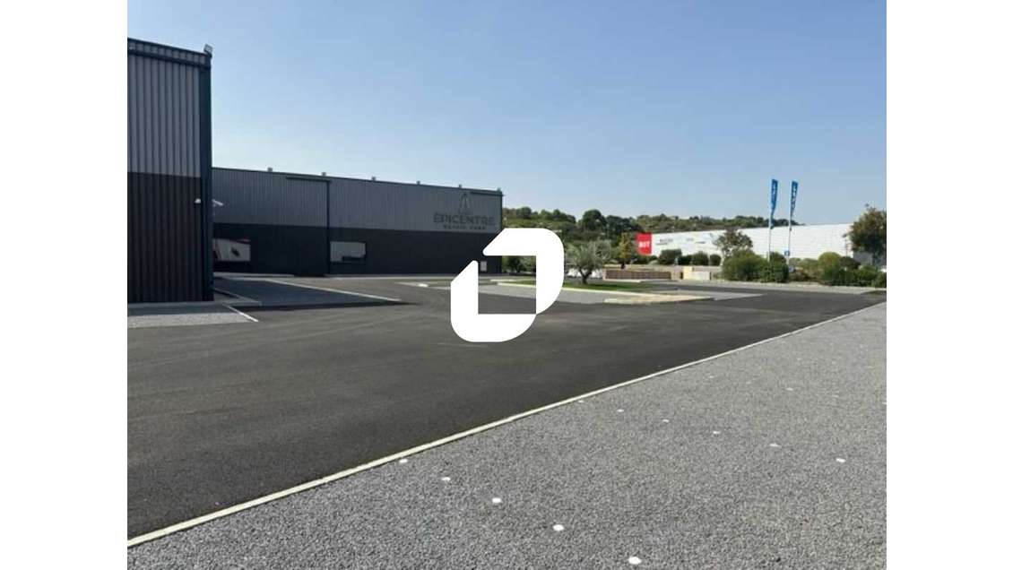A louer Local commercial 2160m² Clermont l'herault