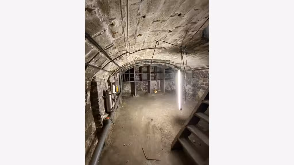 A louer local commercial 124m² à Clichy 