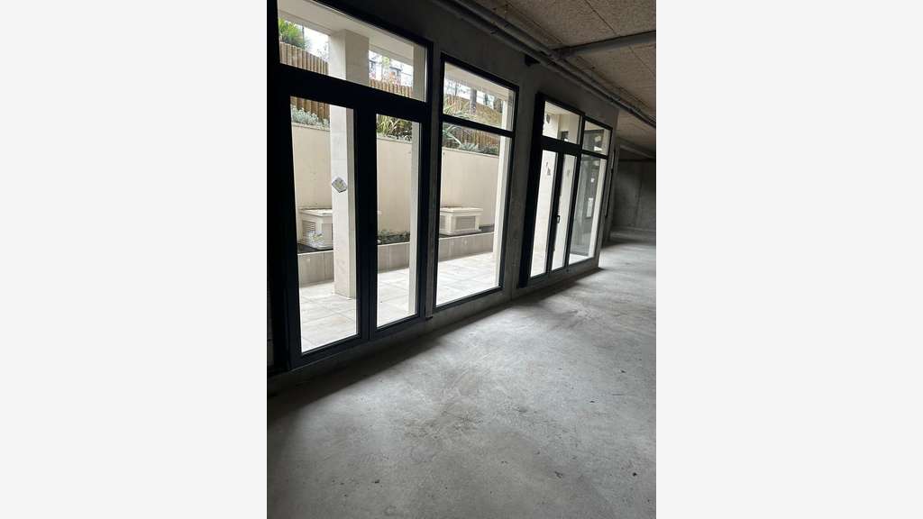 A louer local commercial 168m² empl N°1 à Clichy