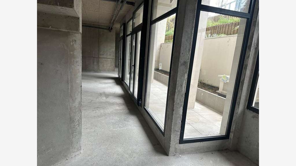 A louer local commercial 168m² empl N°1 à Clichy
