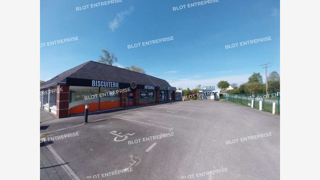 A louer local commercial 325m² à Clohars-Fouesnant