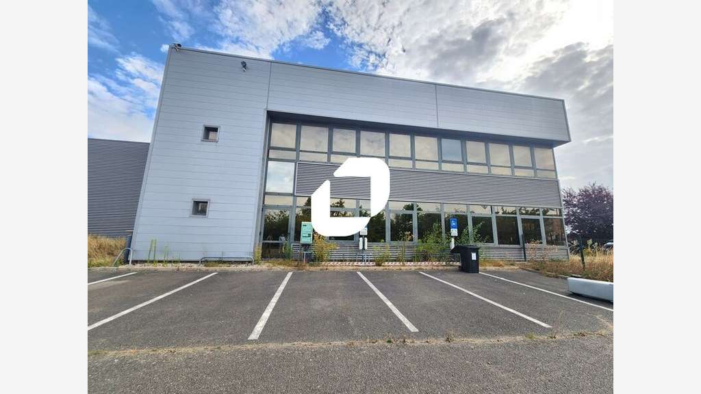 A louer Local commercial 1304m² Coignieres