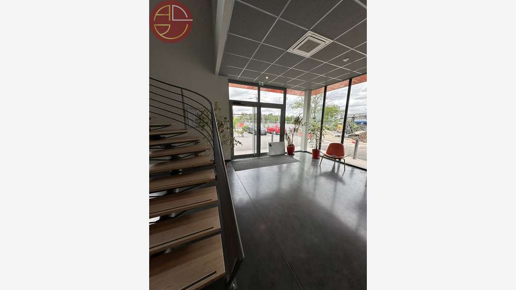 A louer local commercial de 650m² à Colomiers