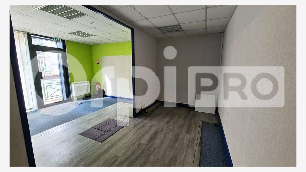 Local commercial 36m² à louer à Commentry