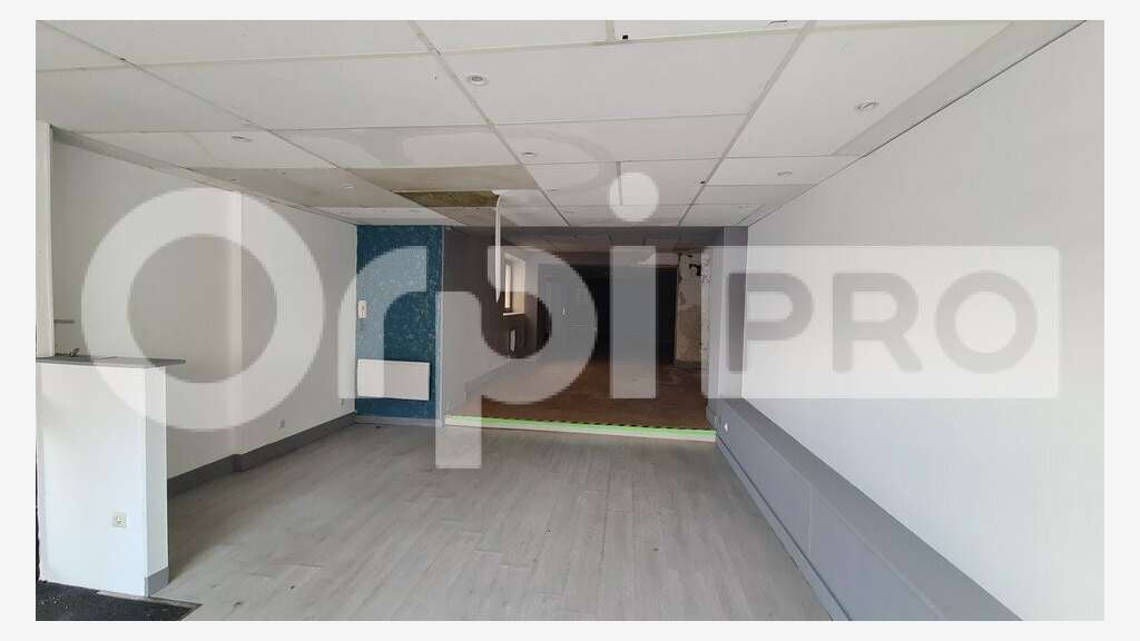 Local commercial 170m² à louer à Commentry centre
