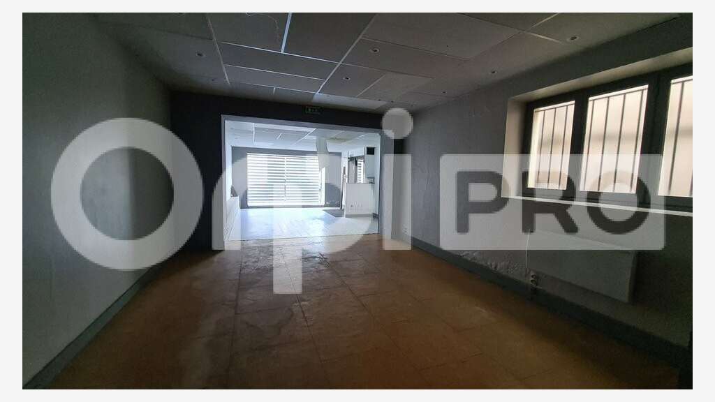 Local commercial 170m² à louer à Commentry centre