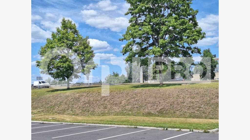 Local 750m² à louer ZAC de Mercières à Compiègne