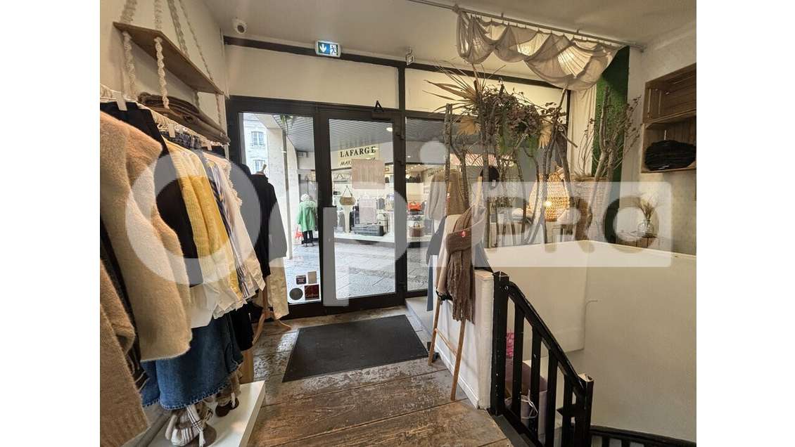 Location local 65m² hyper centre Compiègne  