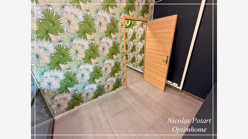 Local commercial de 100m² à louer à Compiègne