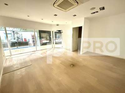 COMPIEGNE - CENTRE VILLE - LOCAL COMMERCIAL 42M²