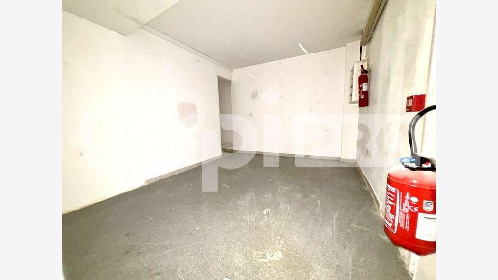 COMPIEGNE - CENTRE VILLE - LOCAL COMMERCIAL 42M²