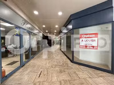 Loue local commercial de 42m² à Compiègne centre