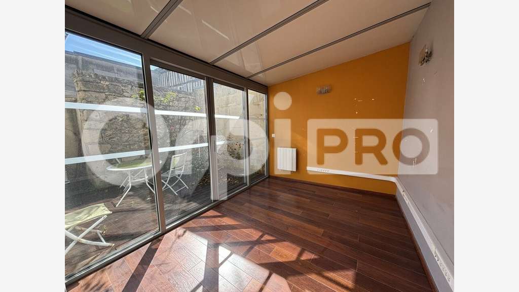 COMPIEGNE - A LOUER BUREAUX 68 M²