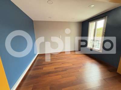 COMPIEGNE - A LOUER BUREAUX 68 M²