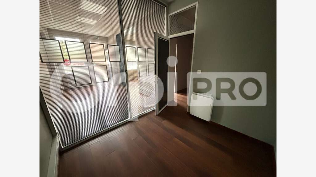 COMPIEGNE - A LOUER BUREAUX 68 M²