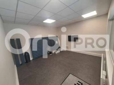 A louer local commercial de 235m² à Compiègne