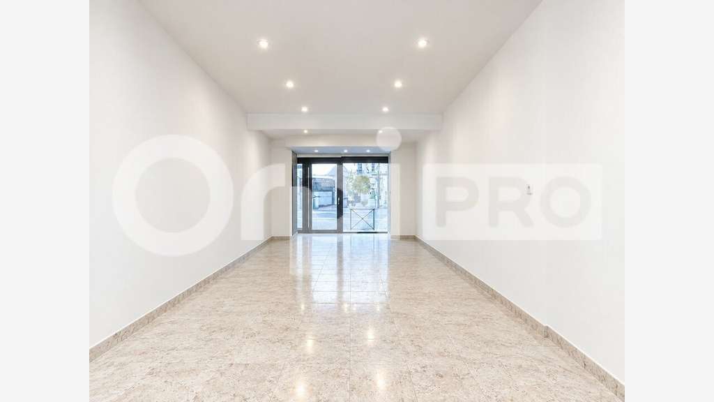 COMPIEGNE - LOCAL COMMERCIAL 35 M²