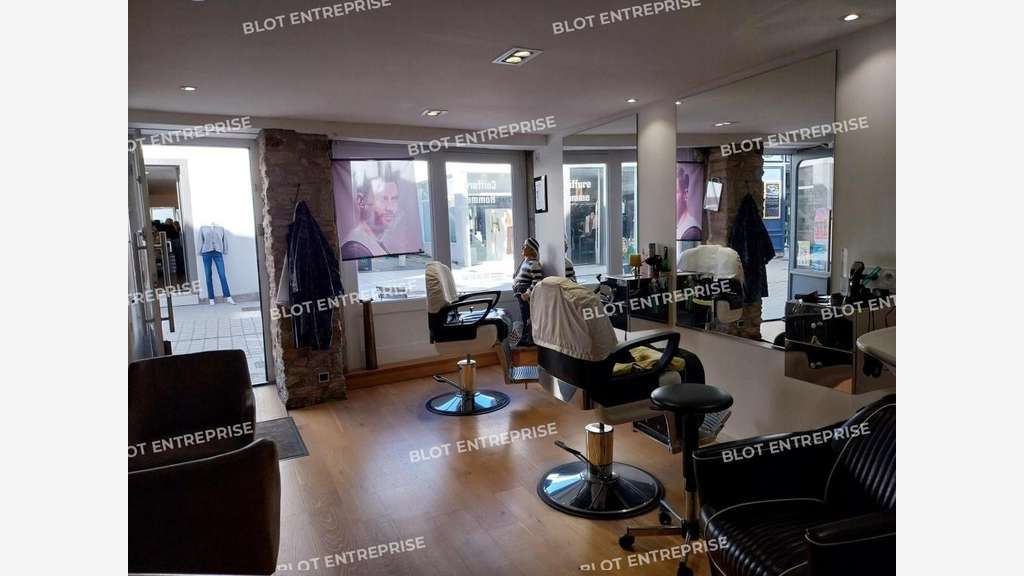 À LOUER - LOCAL COMMERCIAL - 44 m² - CONCARNEAU