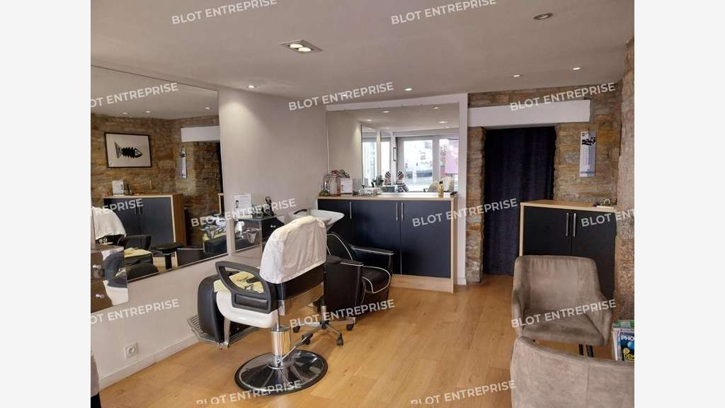À LOUER - LOCAL COMMERCIAL - 44 m² - CONCARNEAU