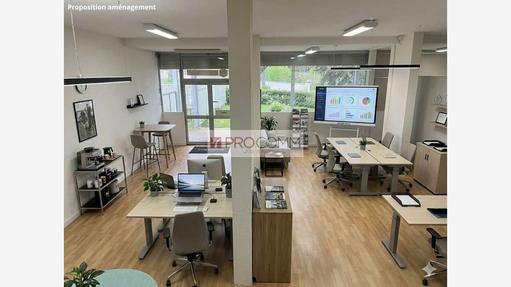 Local commercial 102m² à louer à Corbas centre