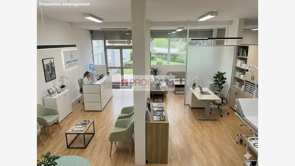 Local commercial 102m² à louer à Corbas centre