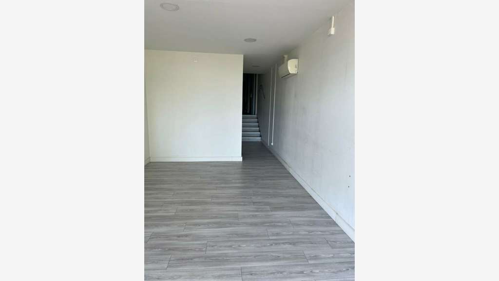 Boutique de 65m² à louer en centre ville Corbas