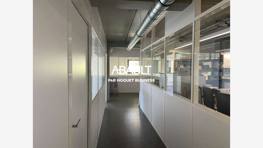 Local commercial de 278m² à louer à Cornebarrieu
